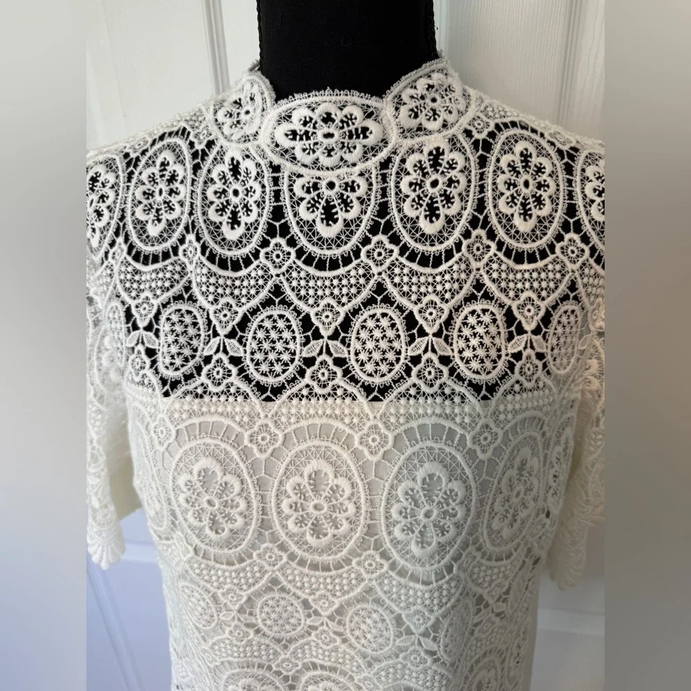 Elie Tahari Elegant White Lace Women's Top - Picture 4 of 11